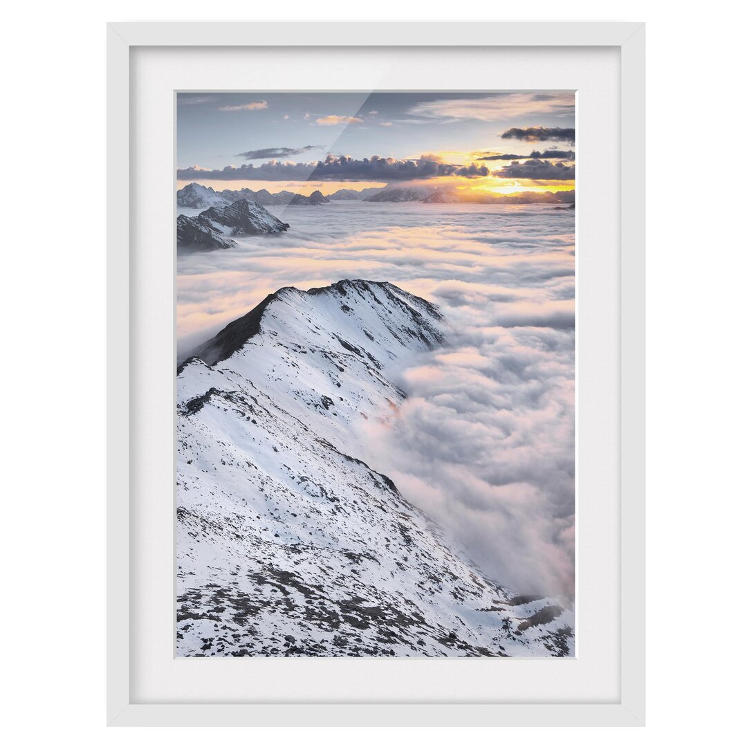 Gerahmter Fotodruck Blick über Wolken und Berge