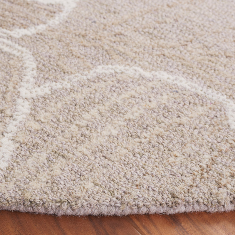 Lyelee Hand Tufted Wool/Cotton Floral Rug in Grey/Ivory, Round 6'
