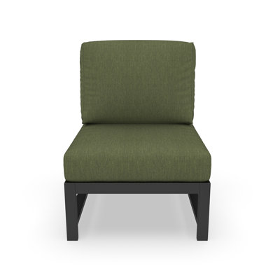 Fauteuil modulaire sans accoudoirs avec dossier en lattes angulaires et coussins Sunbrella Oltjana