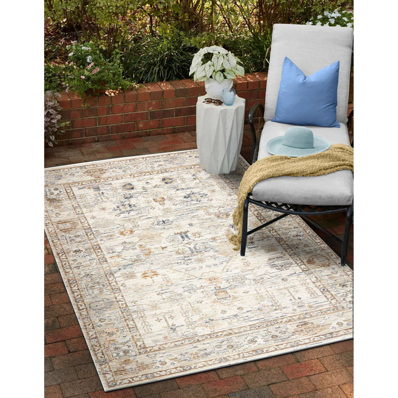 Alissa Oriental Indoor Rug, Rectangle 3'3" x 5'3"