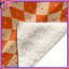 Couvertures à carreaux orange et beige-128739056