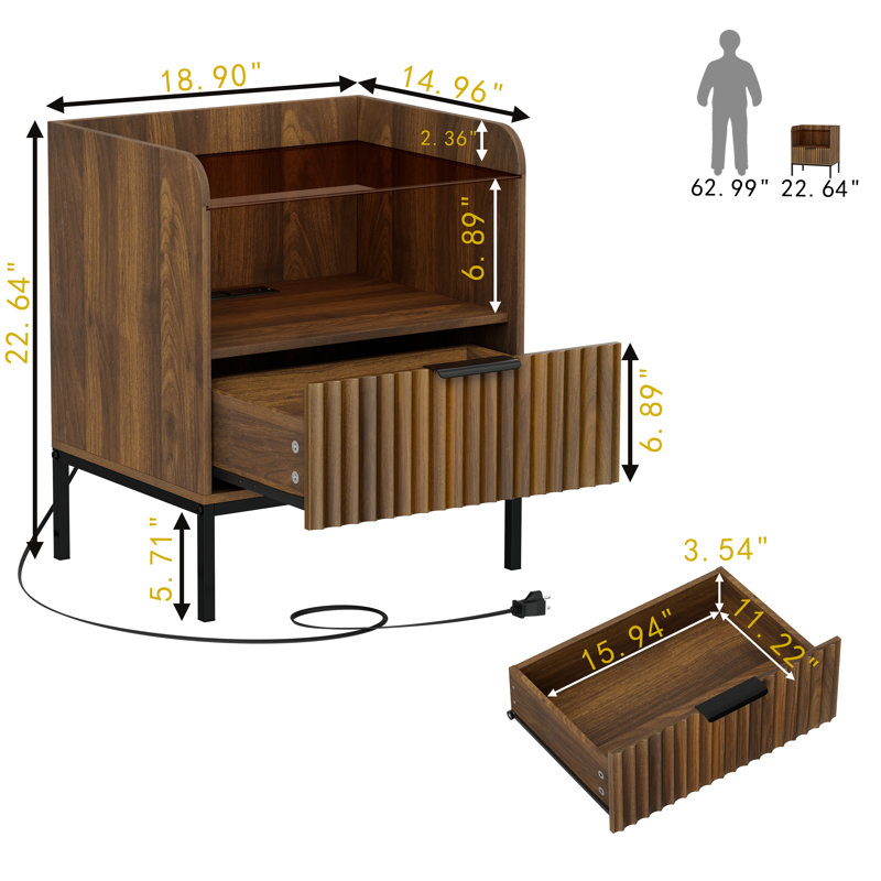 Table de chevet moderne de 18,9 po de largeur Mid-Century avec prises intégrées, plateau en verre et pieds en métal, table de chevet en bois avec 1 tiroir et rangement ouvert (ensemble de 2)