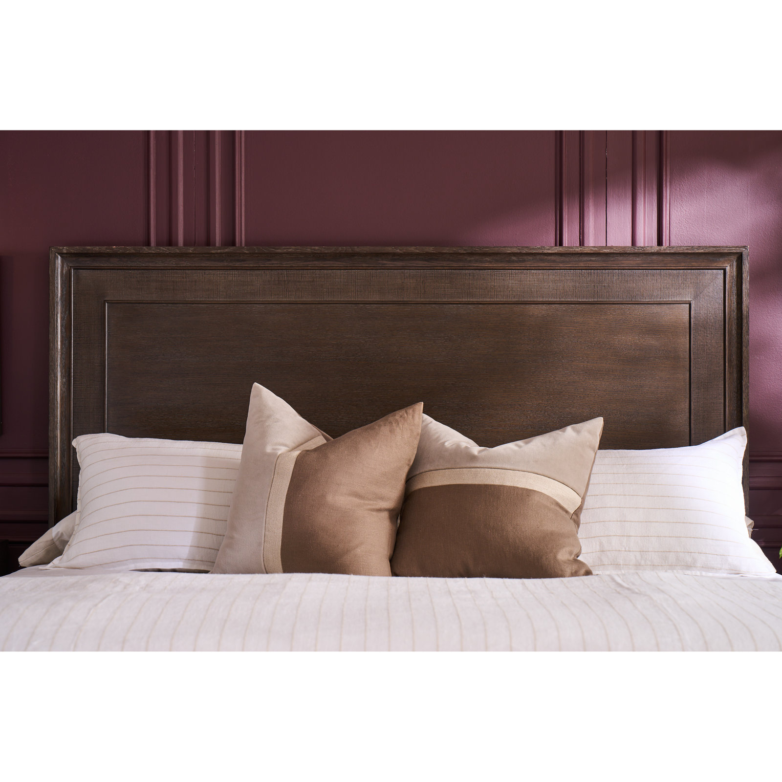 Saratoga Panel Oak Bed, Queen