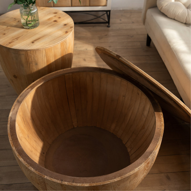 Table basse vintage 2. Matériaux : bois. Rangement disponible. Charge maximale : 100 kg. Aucun assemblage requis. Nettoyage facile à l'huile antique. Finition naturelle. Deux seaux pour différentes pièces. Sapin de qualité.
