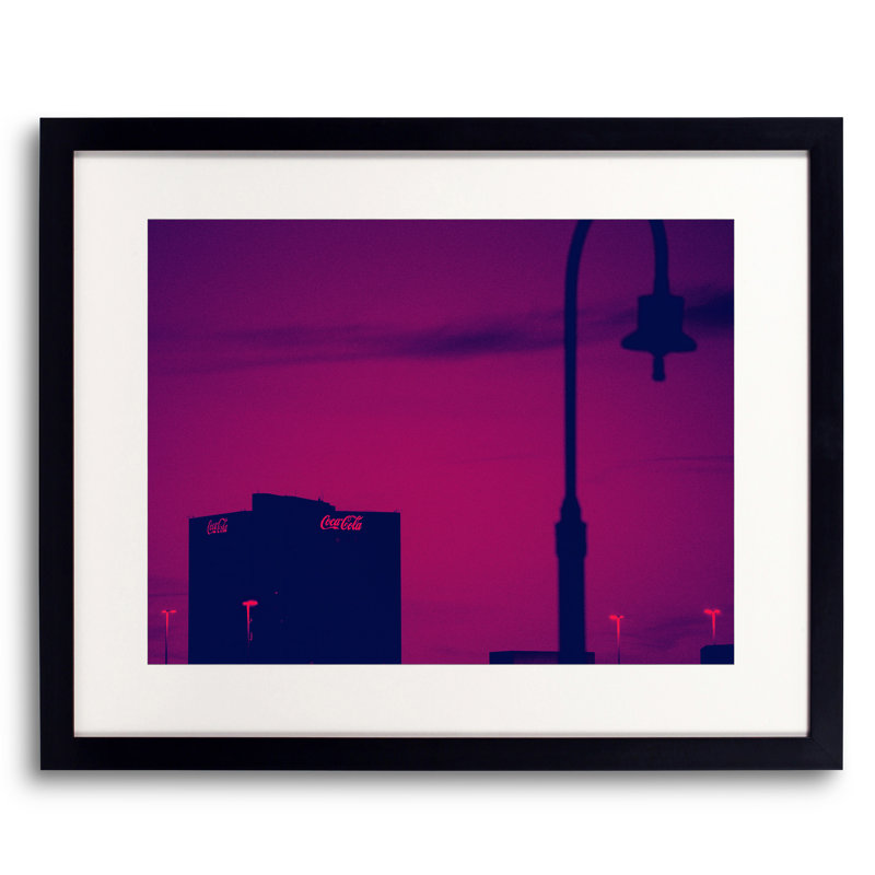 «Cherry Coke Sky» par Kevin Quinn - Reproduction d'art encadrée sur papier, H 24 po x l 30 po