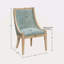 Chaise rembourrée avec garniture cloutée