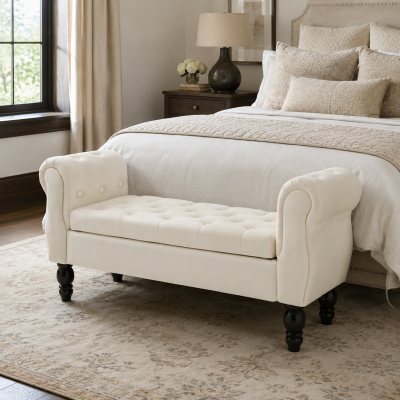Banc de rangement 48 po en velours capitonné avec accoudoirs roulés, Crème