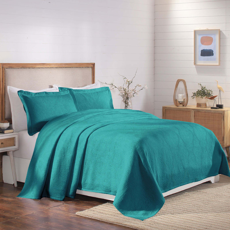 Superior Victory Cotton Matelasse Scrolling Medallion Breathable Bedspread With Pillow Sham Set, Teal
