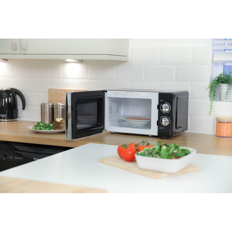 17 L 700W Countertop Microwave