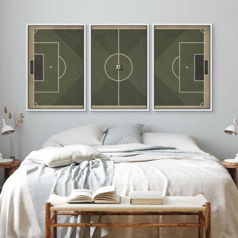 «Green Soccer Field», ensemble de 3 reproductions d'art sur toile encadrées, H 24 po x l 16 po x P 1,5 po, White