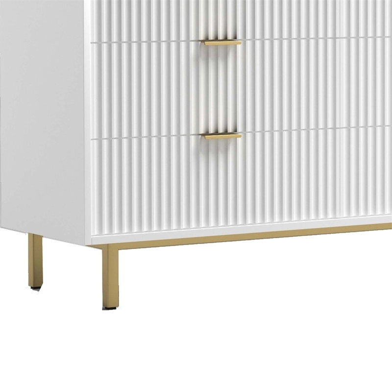 Commode 6 tiroirs 56 pouces Beth, panneaux ondulés, bois d'acajou blanc, doré