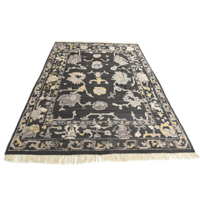 Tapis noir Nemec