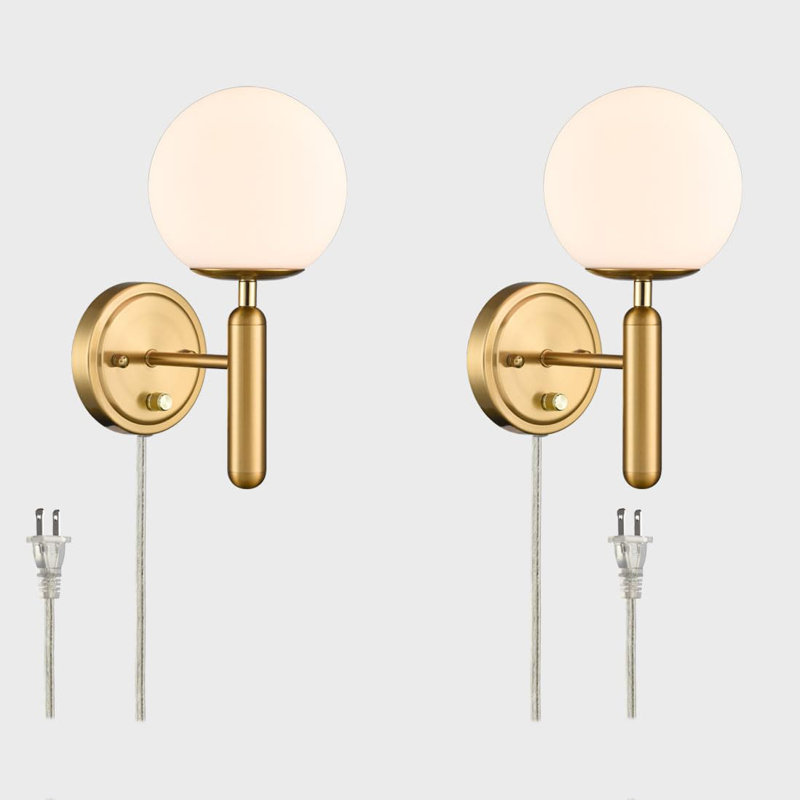 Applique murale moderne en or avec abat-jour globe en verre de lait, Plug-in