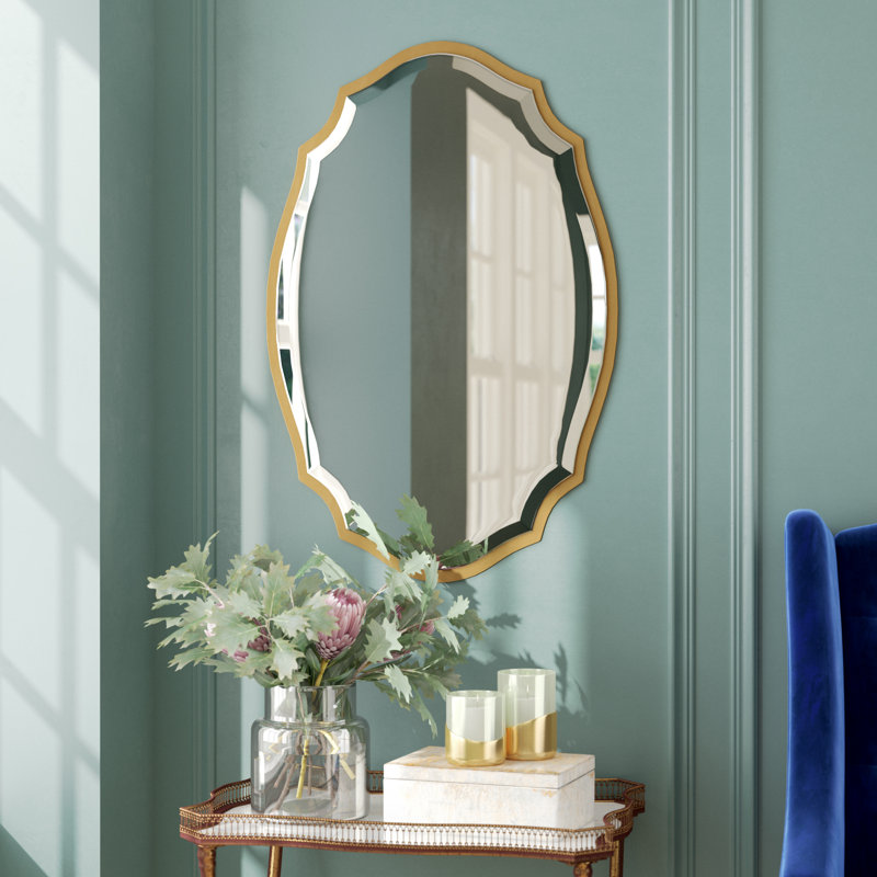 Miroir décoratif traditionnel doré