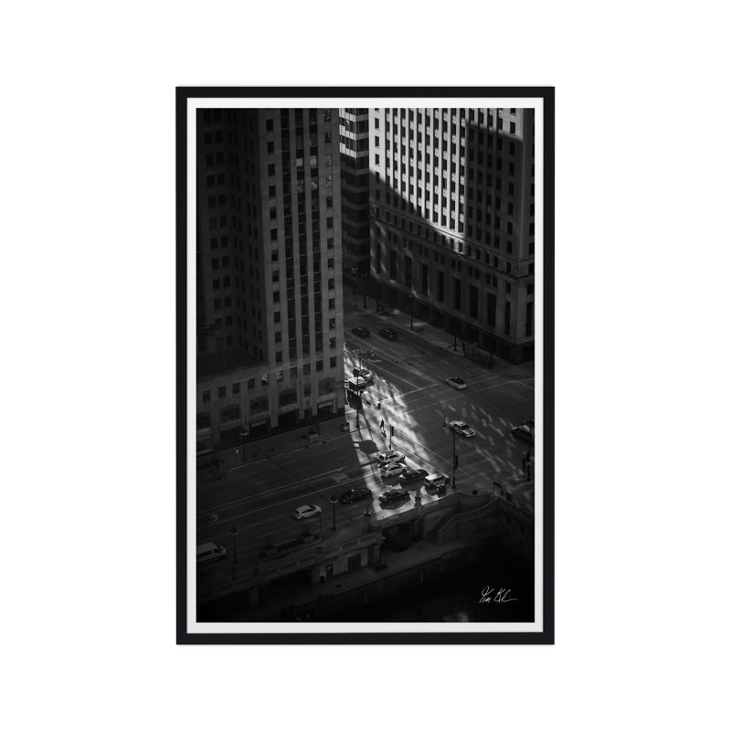 Wacker Drive Chicago II, H 40 po x l 27 po x P 1,5 po, Toile encadrée artisanale, Noir