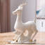 Statue cerf blanc en céramique - ornement exquis fabriqué à la main