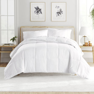 Soft Down-Alternative Essential Comforter