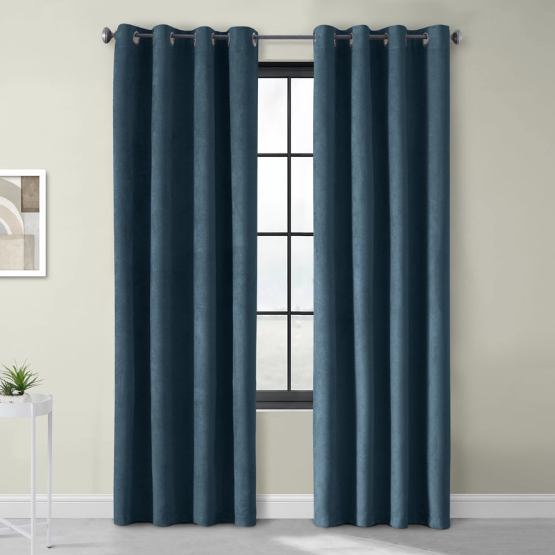 Panneau de rideau occultant Bentleyville Polyester Max, Noir, L 54 po x L 108 po