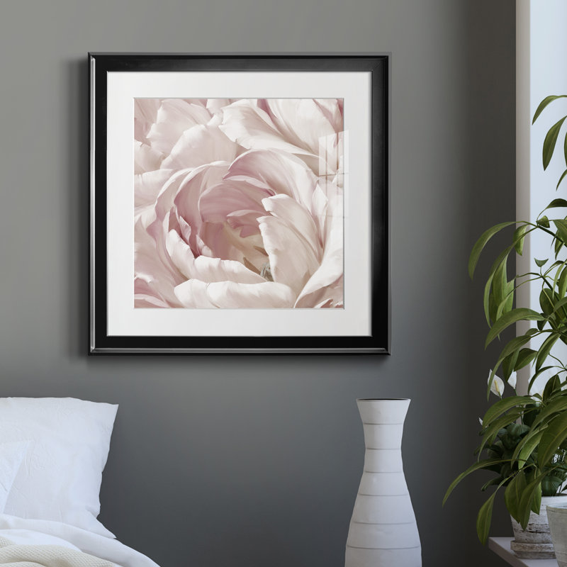 Intime Blush II - cadre photo, reproduction d'art sur papier, Cadre noir, H 26,5 po x l 26,5 po x P 1,5 po