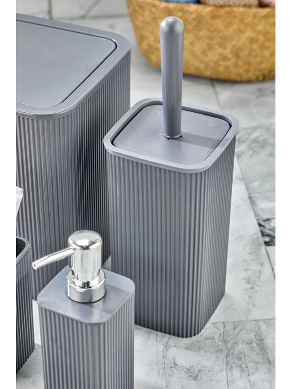 Ensemble de salle de bain 5 pièces, 100% plastique gris | Comprend 2,6 x 8,7 x 7,1 po (1), 12,2 x 4,1 po (1), 6,9 x 2,8 po (1), 4,9 x 2,8 po (1) et 1,0 x 5,1 po (1) | Lavable au lave-vaisselle, durable et élégant pour les salles de bain modernes