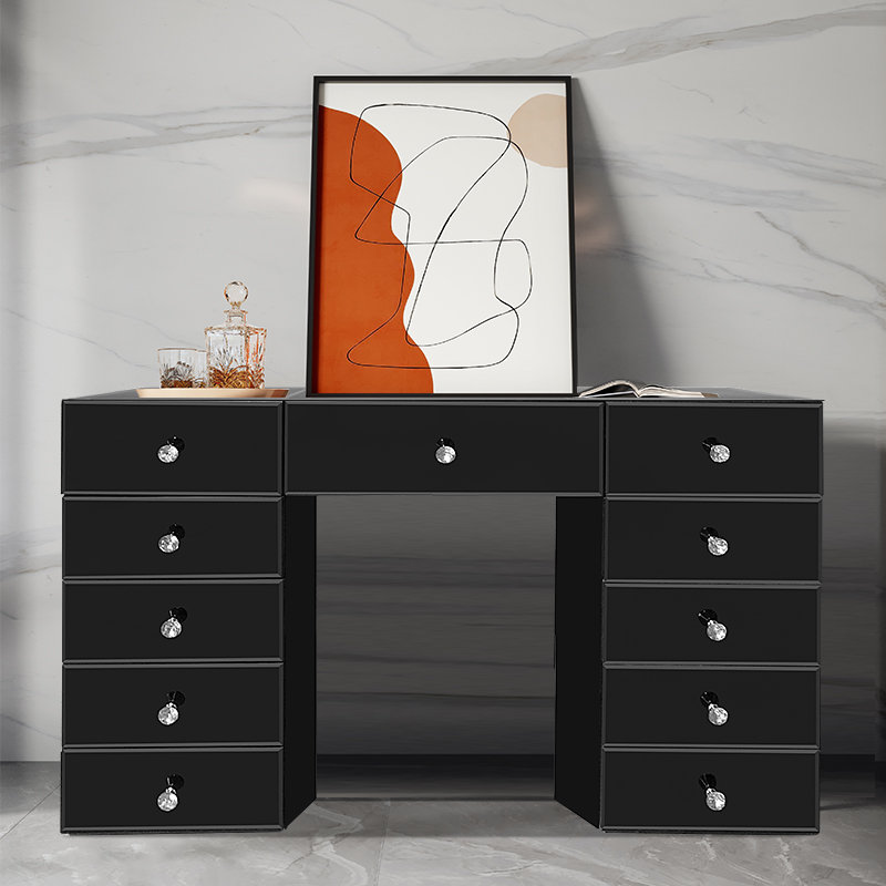 Vanessa Vanity