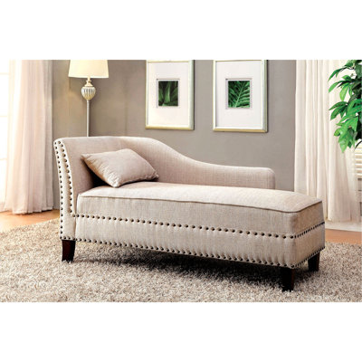 Chaise 1 pièce en mélange de lin beige de style contemporain avec accents cloutés et coussin inclus, finition cerisier foncé, banc décoratif de salon, structure moderne en bois d'hévéa, design transitionnel pour
