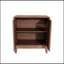 Buffet Mid-Century moderne avec portes et tablettes, élégant meuble de rangement en bois pour le salon