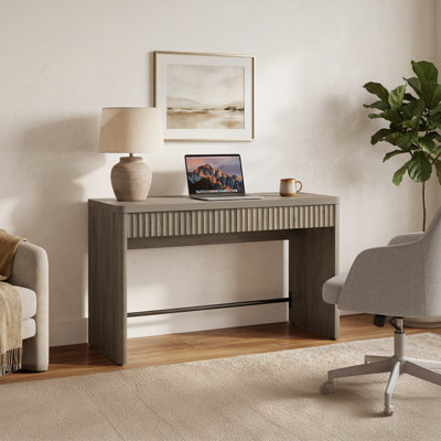 Bureau moderne cannelé avec 2 tiroirs cachés l 48,86 po Cesiro