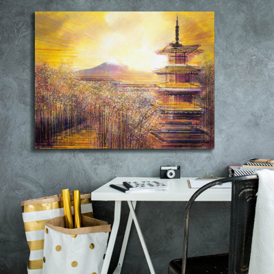 «Japon, Mont Fuji sous un coucher de soleil doré» par Marc Todd