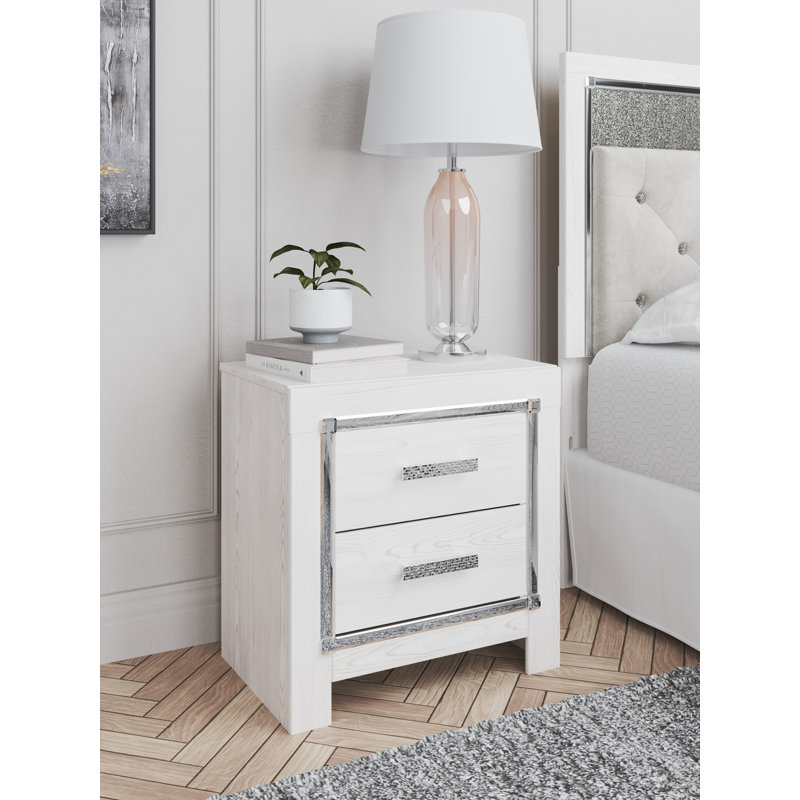 Grand lit à panneau tapissier, commode, miroir et commode