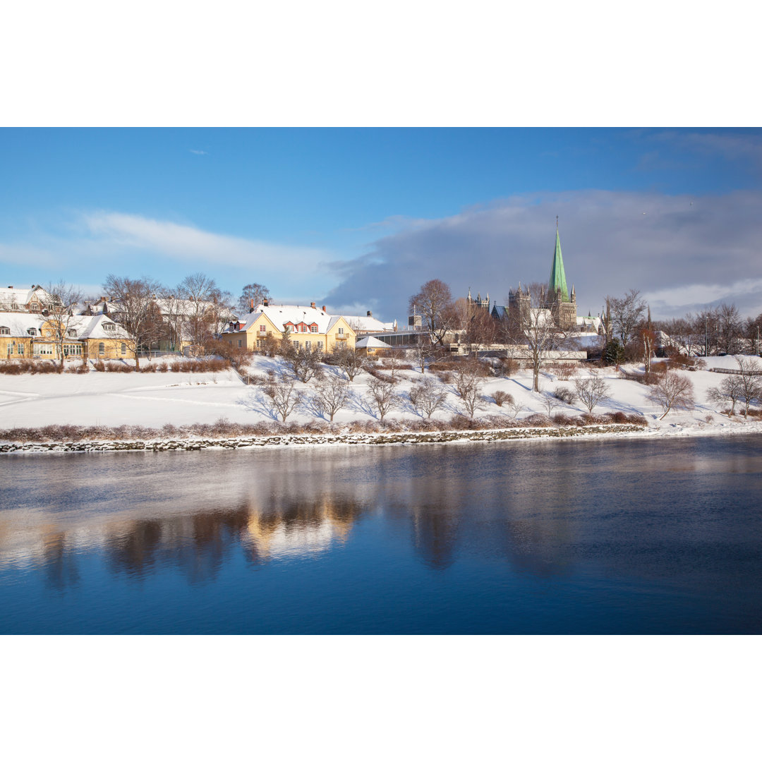 Nidaros Kathedrale Norwegen von OlgaMiltsova - Leinwand Kunstdrucke