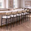 Ensemble de 6 tabourets de bar, hauteur d'assise de 76 cm, tabourets de comptoir modernes rembourrés, tissu beige avec accoudoirs dorés, structure ergonomique en métal noir pour îlot de cuisine et comptoir de salle à manger