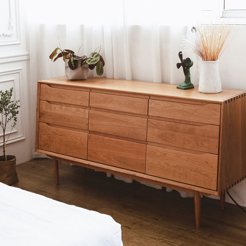 Armoire de rangement en bois de cerisier avec tiroirs
