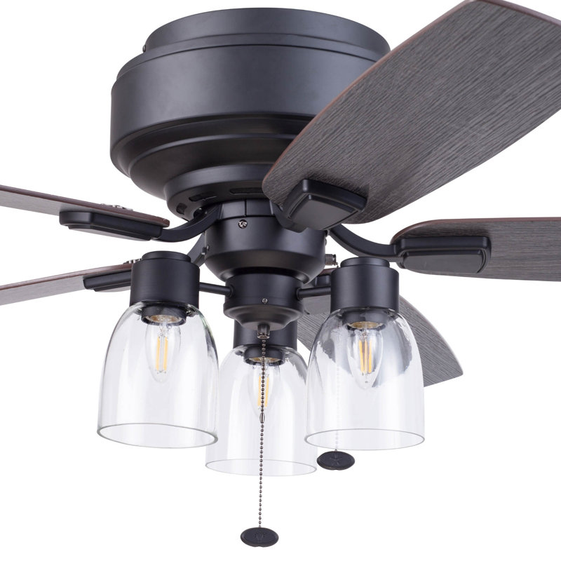 Ventilateur de plafond 52 po avec lumières DEL Magonia, Noir mat avec pales en bois de pin noir