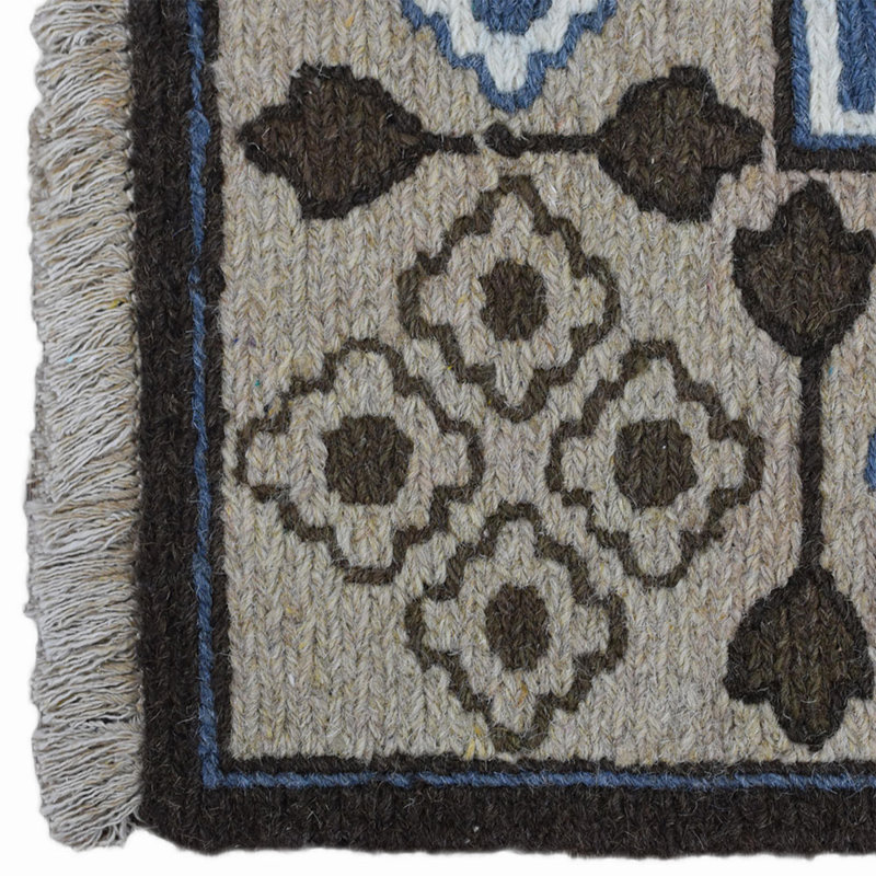 Sujey Rectangle 4'x6' Area Rugs