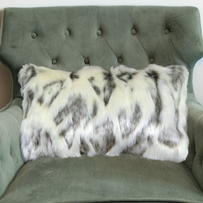 Coussin décoratif en fausse fourrure de lapin himalayen Thomas Collection® ivoire