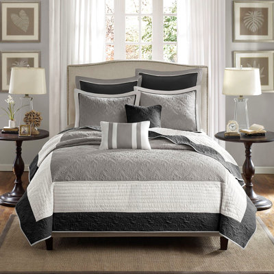 Black King/ King 7 Piece Quilt With Euro Shams And 2 Fabulous Pillows Fascinating Pillowcases