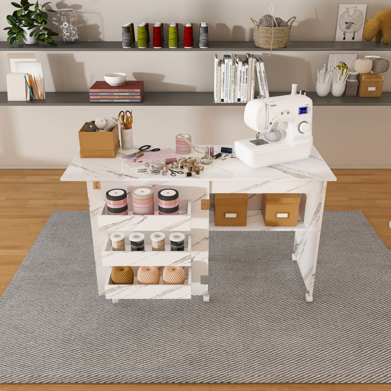 Table de couture pliante 4-en-1 avec roues verrouillables - Poste de travail multifonctionnel, table de bout, bureau d'ordinateur et rangement de cuisine avec tablettes, table de machine à coudre roulante blanche pour appartements