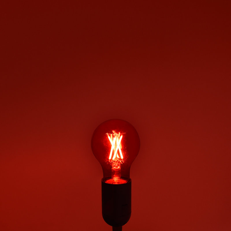 4,5 W (équivalent à 60 W), DEL A19, ampoule à intensité variable, culot moyen E26 (standard), Rouge