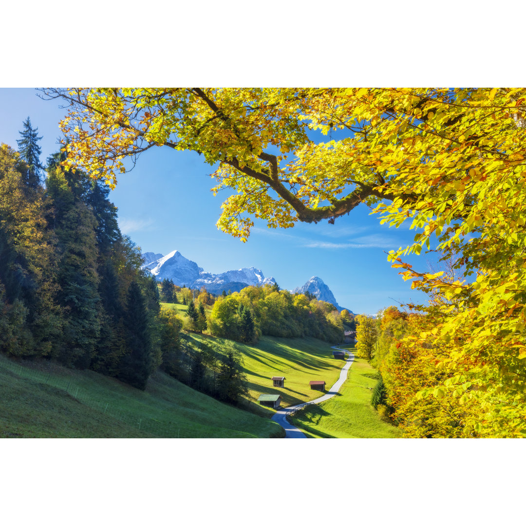 Garmisch Partenkirchen im Herbst - Kunstdrucke auf Leinwand