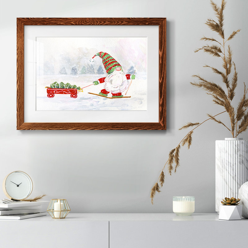Winter Gnome I, reproduction d'art encadrée, Cadre érable, H 14 po x l 20 po x P 1,5 po