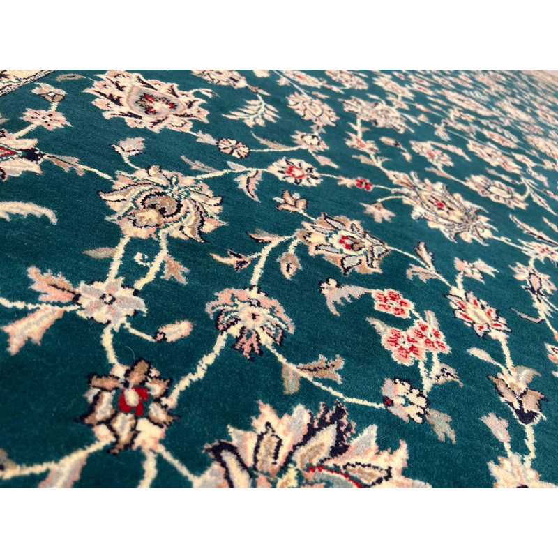 Floral Area Rug in Green