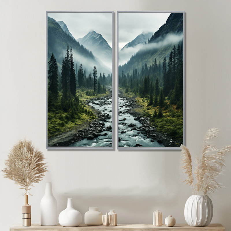 Canada Misty Mountains - art mural vert, H 20 po x l 24 po, Impression encadrée flottante, Argent argent