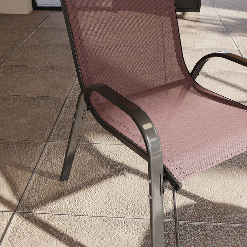 Ensemble de 4 chaises de patio d'extérieur empilables avec dossier haut et siège en filet respirant Outsunny pour l'extérieur, brun