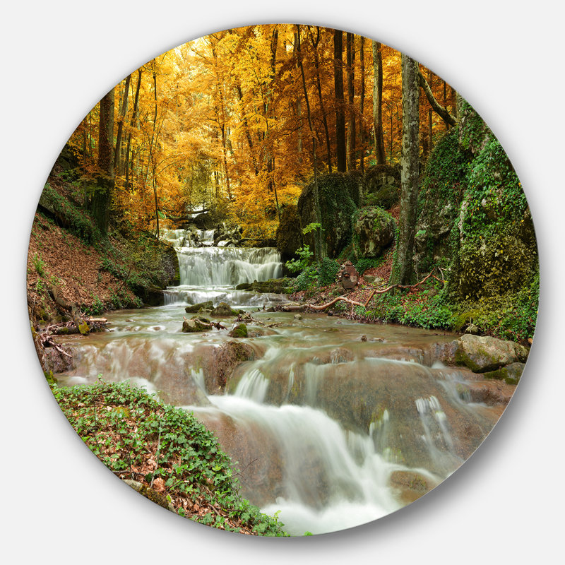 Forêt, cascade, arbres jaunes - reproduction de photo, H 11 po x l 11 po x p 1 po, Métal, Ne s’applique pas