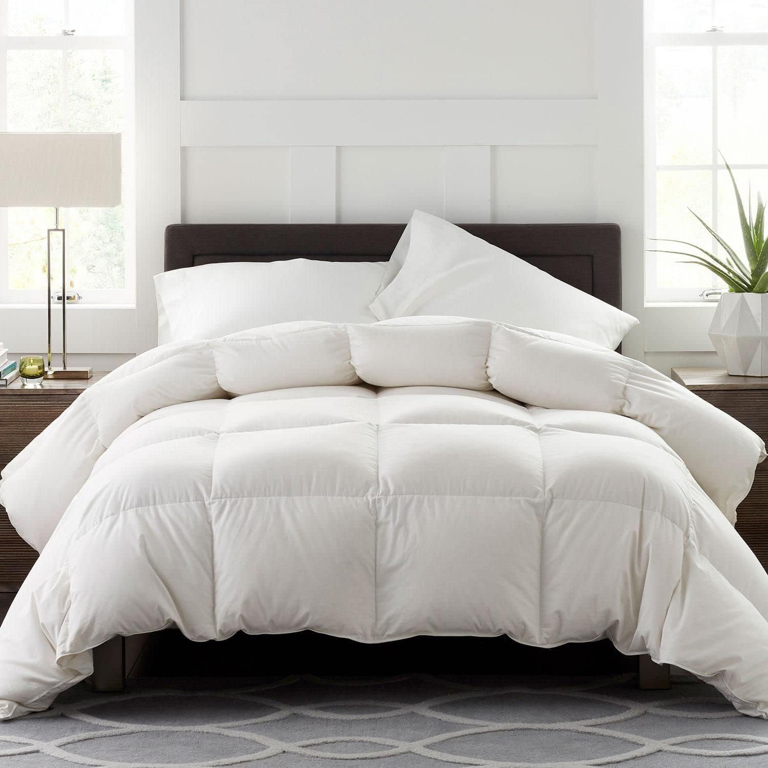 Hotel suite white goose outlet feather & down comforter