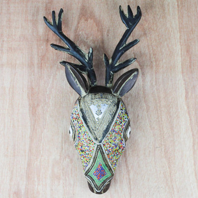 Masque de bois d’antilope africain Bungalow Rose