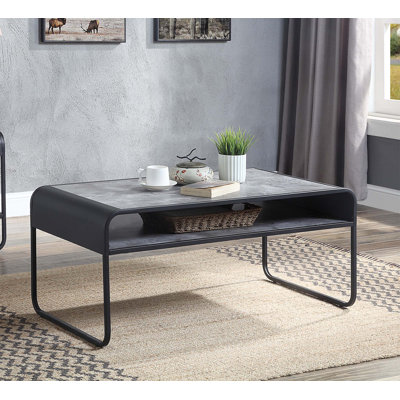 Table basse moderne en faux béton moderne avec tablette, structure en métal durable pour les meubles de salon de luxe