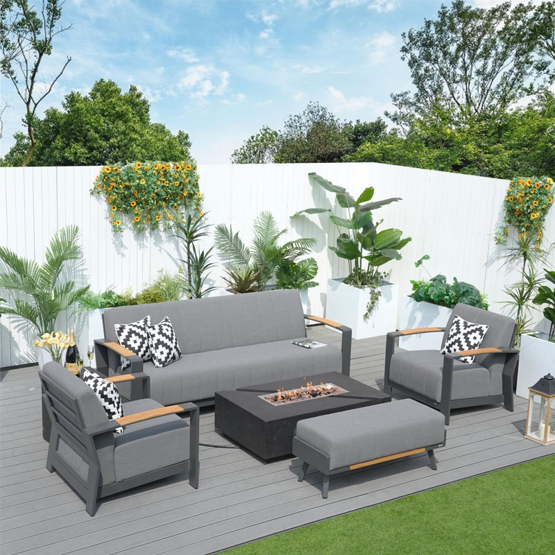 Link  5-Person Outdoor Patio Conversation Set With Fire Pit Table