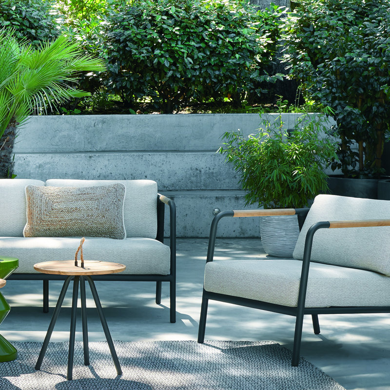 Chaise de patio avec coussins Carly